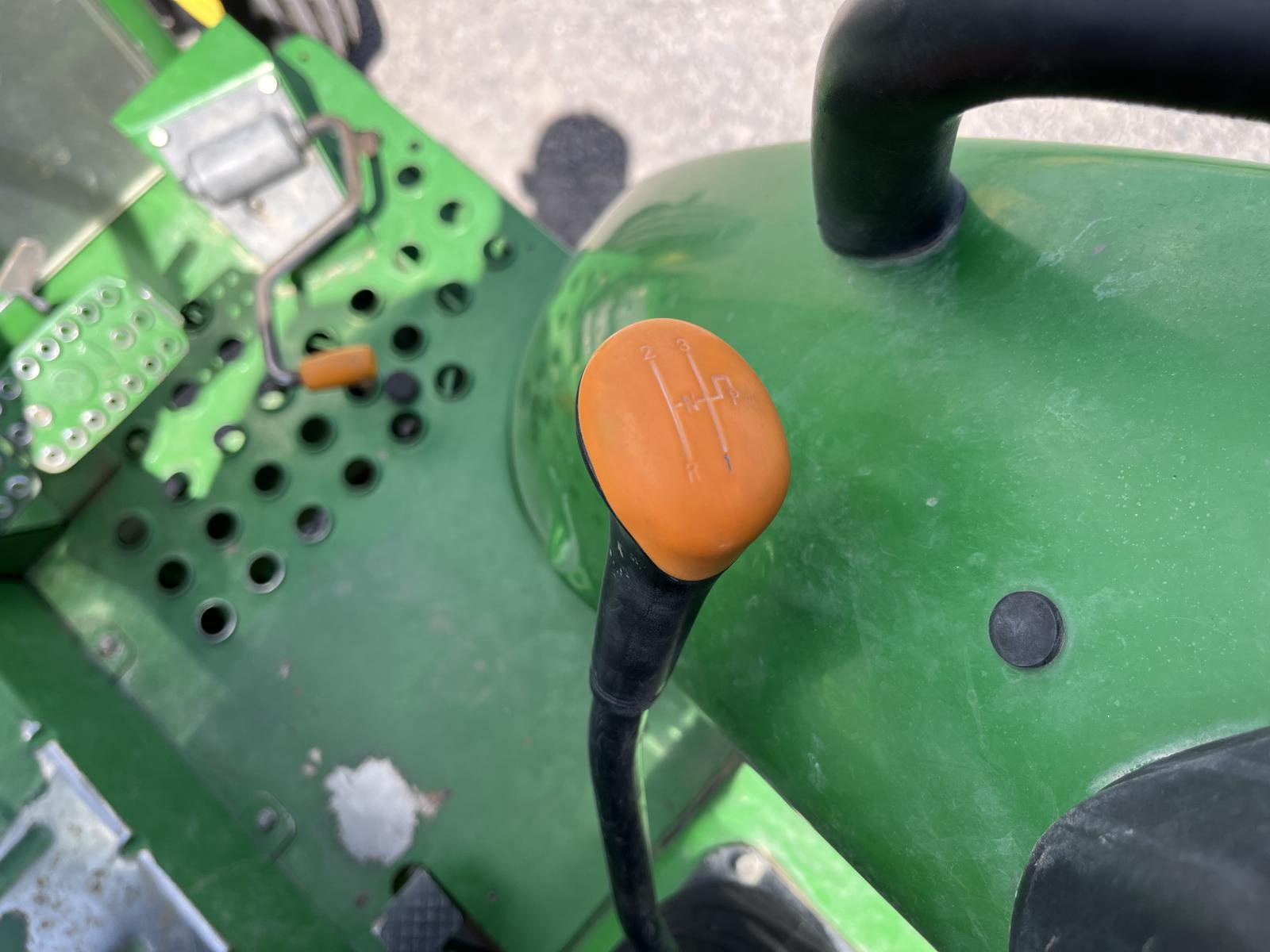 ./imagenes/INVOICE/2019/18007/JOHN DEERE 5055E (14).JPG